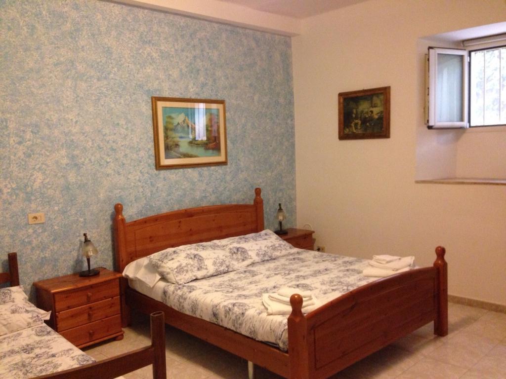 B & B Leonard Acqui Rom Exteriör bild