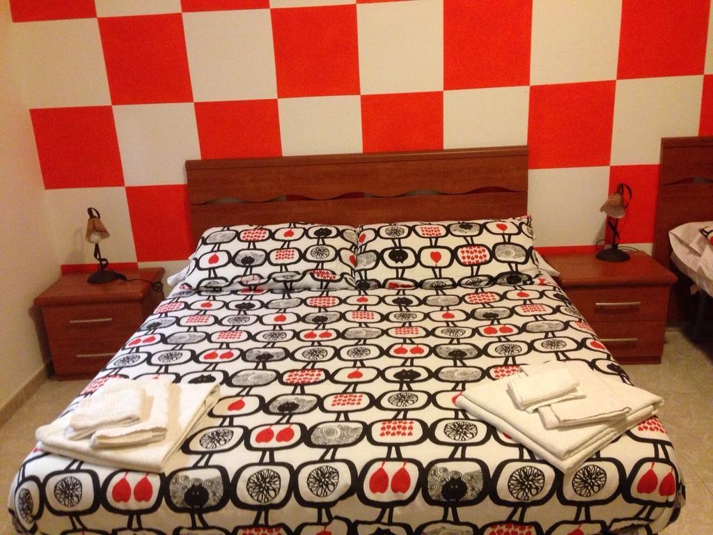 B & B Leonard Acqui Rom Rum bild